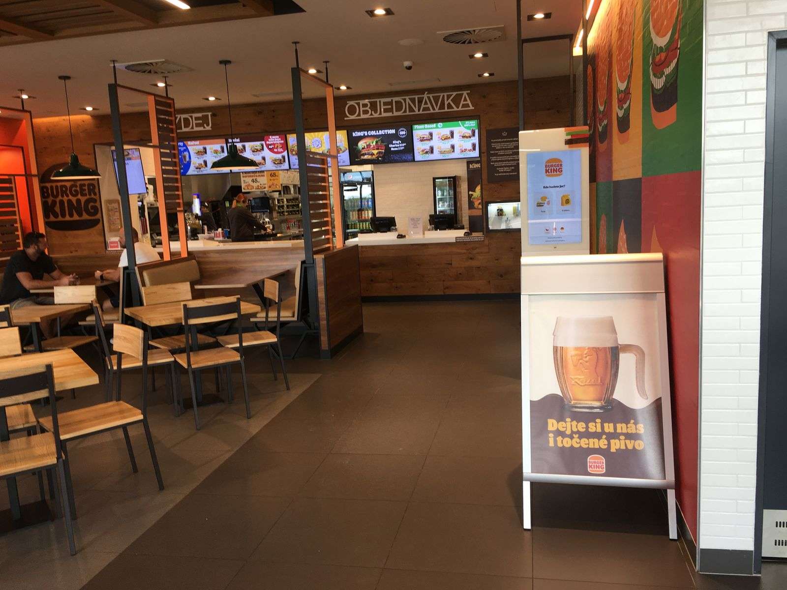 Škodlivosť alkoholických výrobkov pre konzumentov a ich okolie