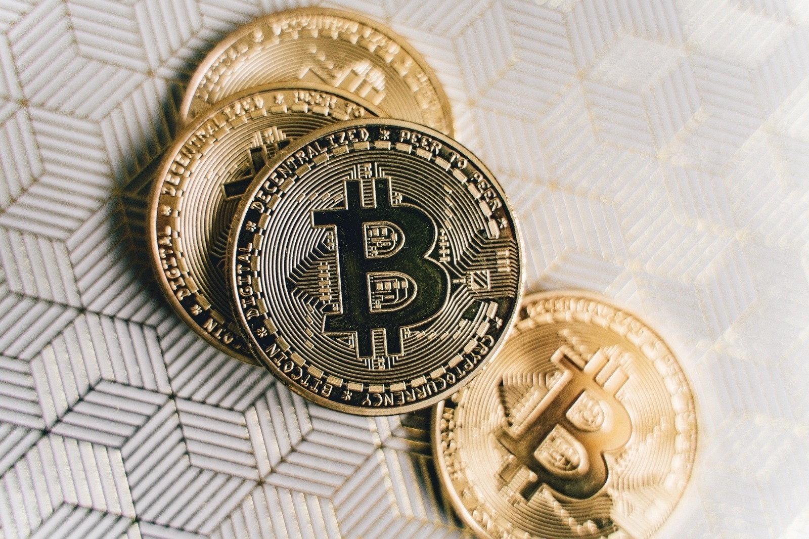 Blockchain v obchode: Bezpečnosť transakcií, transparentnosť