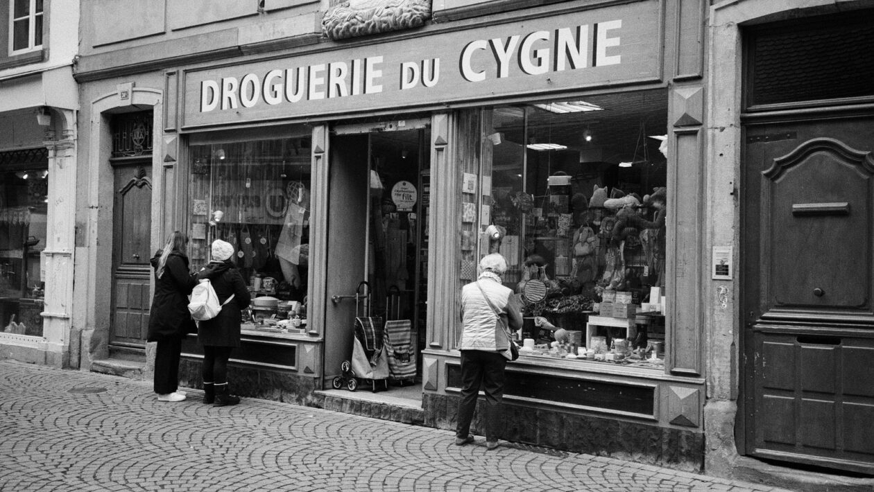 Obchodná zmluva: Náležitosti obchodnej zmluvy, právne aspekty