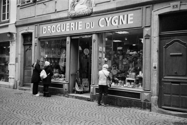 Obchodná zmluva: Náležitosti obchodnej zmluvy, právne aspekty