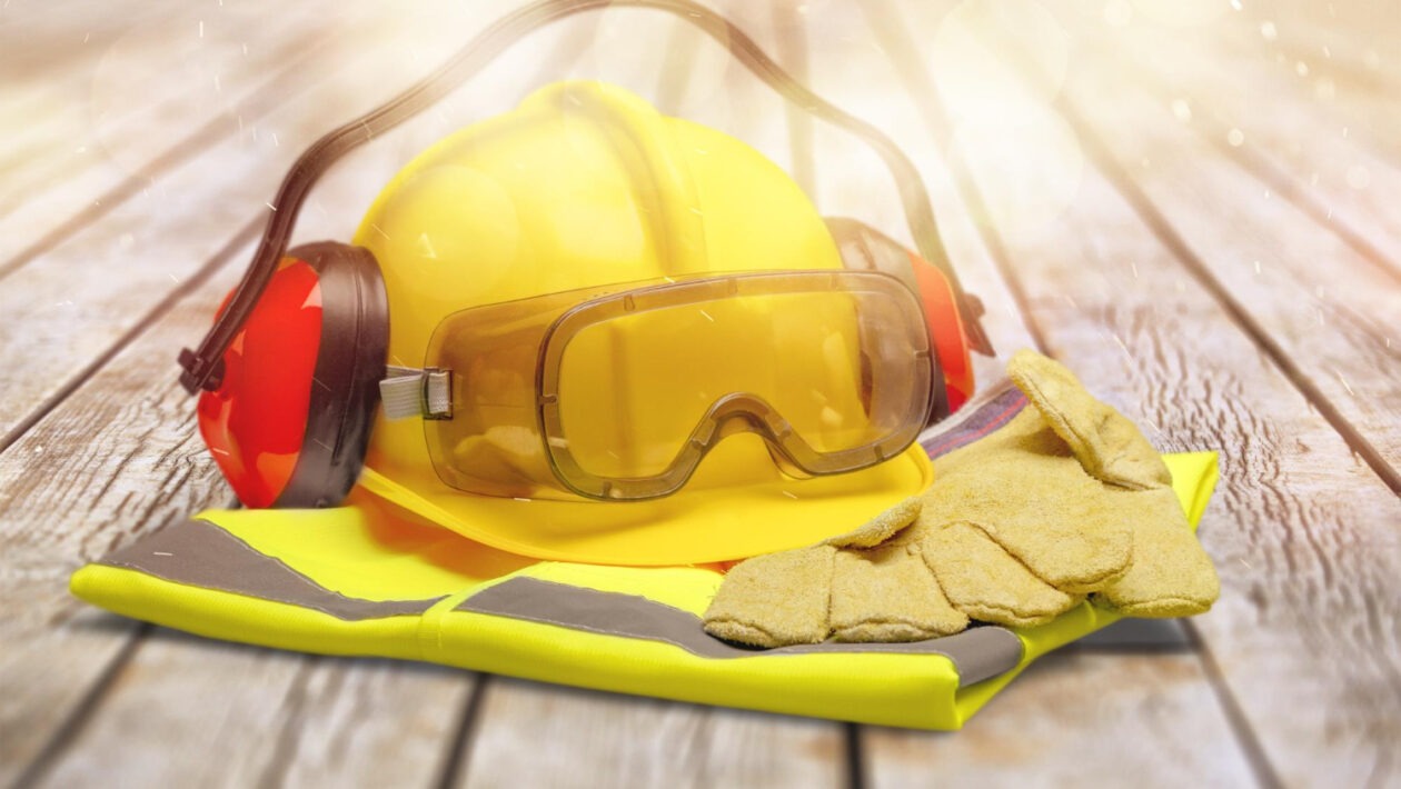 Bezpečnosť nie sú len nálepky, ale peniaze, ktoré firma nevyhodí von oknom