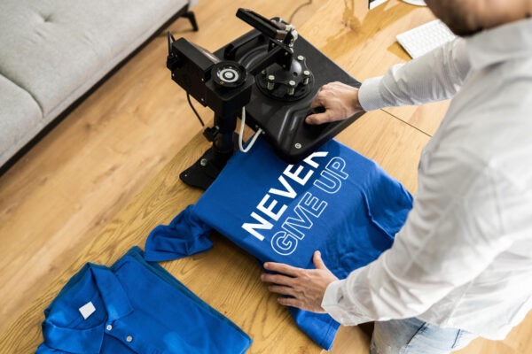 Prečo textil v marketingu funguje lepšie ako online reklama?