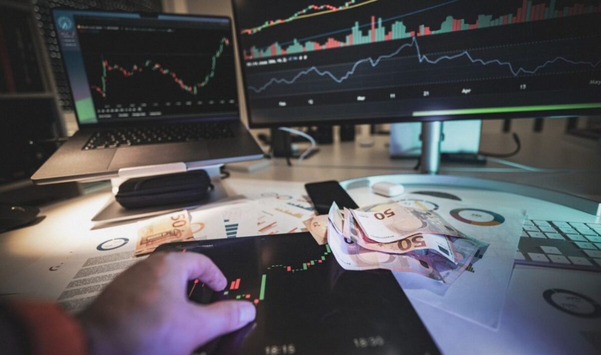 Fenomén menom prop trading raketovo rastie. V čom sa líši od „klasiky“?