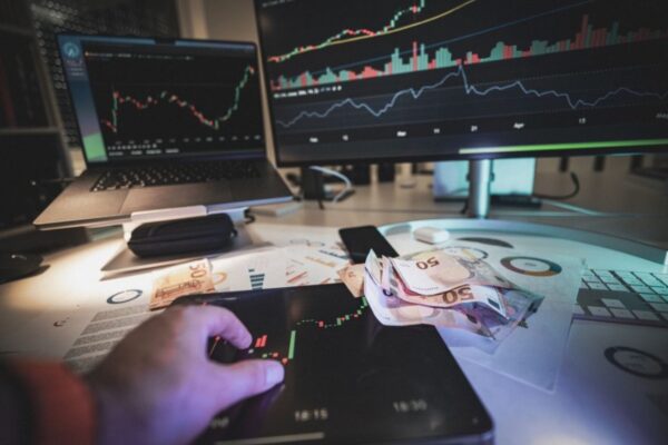 Fenomén menom prop trading raketovo rastie. V čom sa líši od „klasiky“?